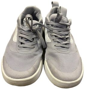 Vans Ultra Range sneakers shoes sz 8 women, 6.5 men light gray
